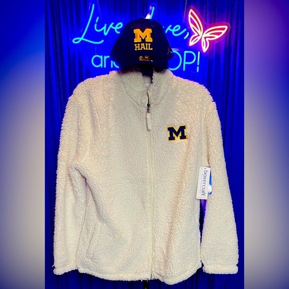🐺 W: UofM Port Authority® Cozy 1/4-Zip Fleece, Unisex. NWT 🐺 - Picture 3 of 6